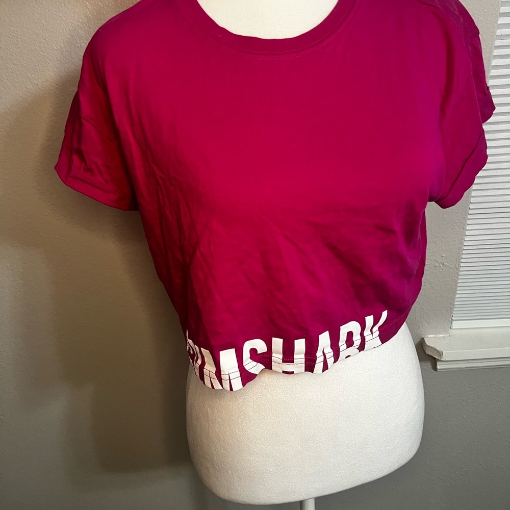 Gymshark Women's Cropped Logo Tee - Raspberry Pink medium - Picture 2 of 13